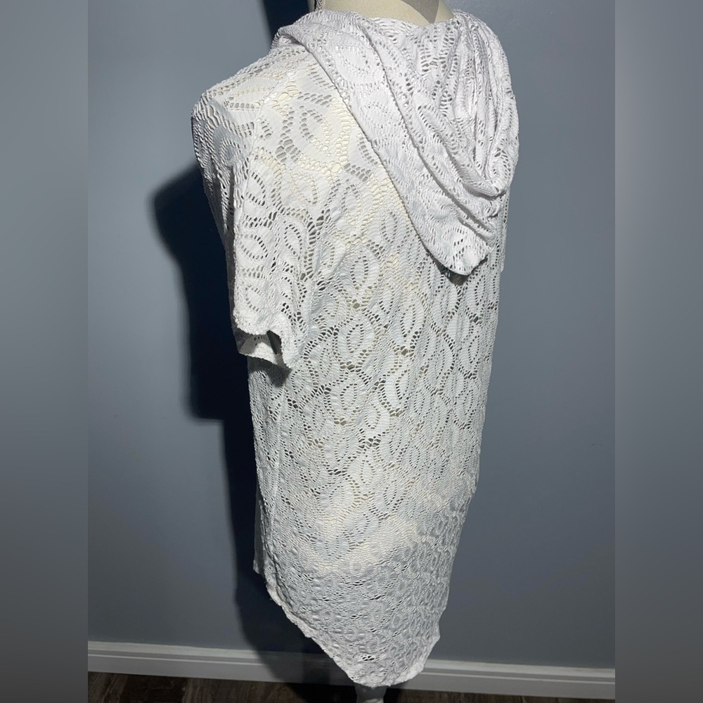 Jordan Taylor White Lace Hooded Cover-Up - Picture 3 of 12